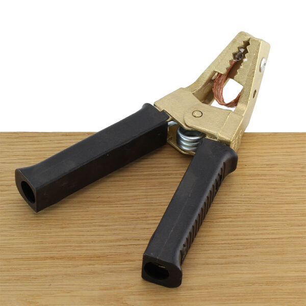 Accuklem zwart brons gegoten met gebogen bek en messing massakabel (max. 500A)